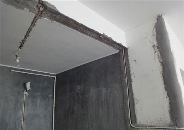 插座線從隔壁穿過來